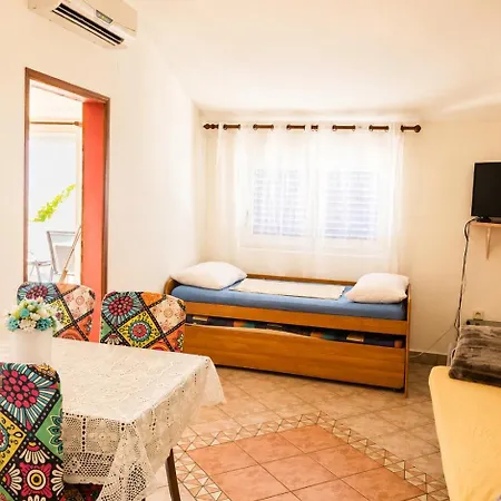 Vesna Apartment Vir