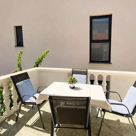 Vesna Apartamento Vir