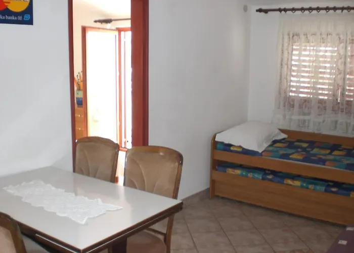Vesna Apartament Vir
